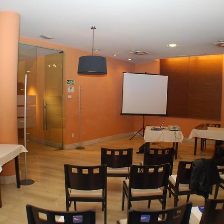 Hotel Mieres Del Camino Buitenkant foto