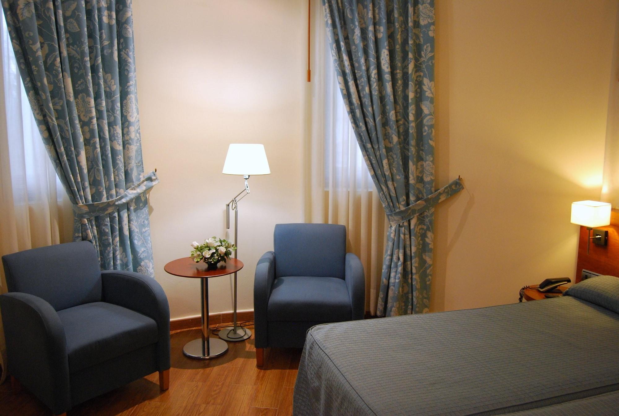 Hotel Mieres Del Camino Buitenkant foto