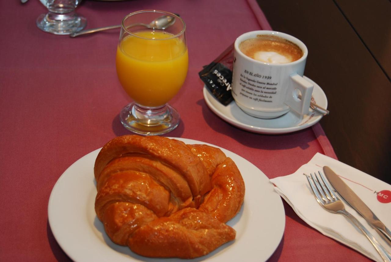 Hotel Mieres Del Camino Buitenkant foto
