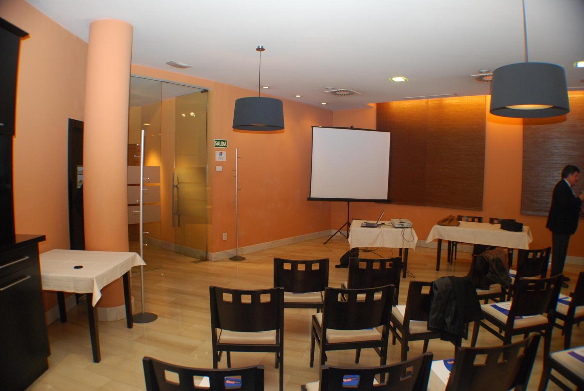 Hotel Mieres Del Camino Buitenkant foto