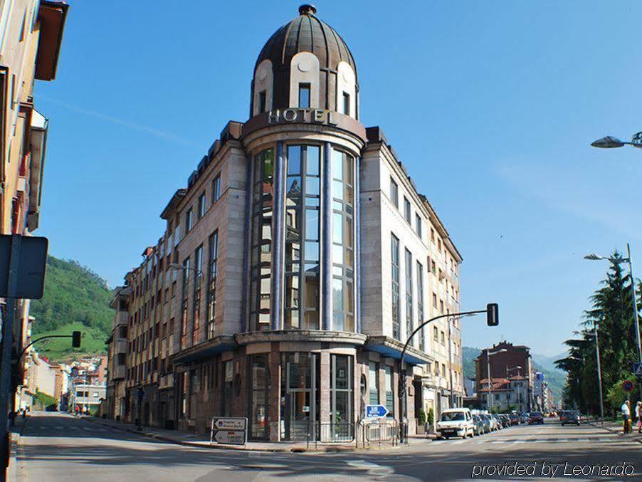 Hotel Mieres Del Camino Buitenkant foto